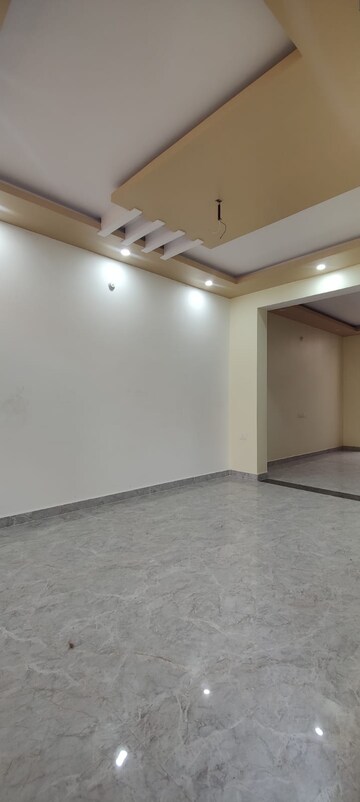 Room in 3 BHK Independent House at Jankipuram – for Sale