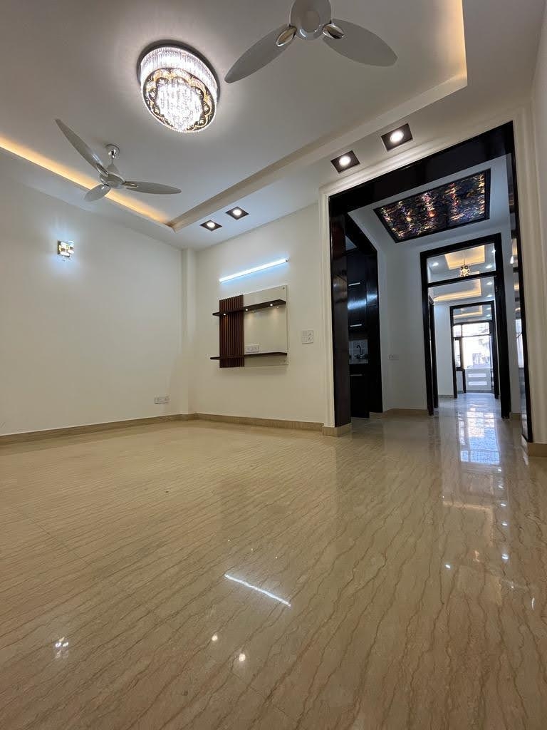 2 BHK + Pooja Room Builder Floor For Rent in Kalkaji New Delhi 
