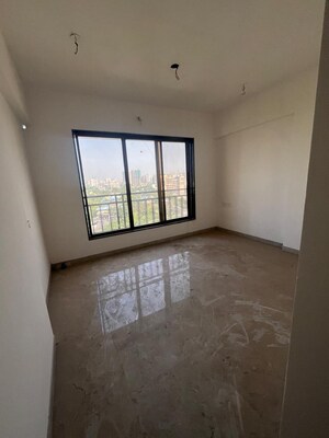 Room in 3 BHK Apartment at Seven Bungalow, Andheri West – for Rent