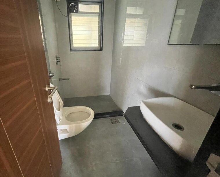 Bathroom, seven-bungalow 3 Bedroom 1439 Sq.Ft. Apartment In Andheri West Mumbai 9305394