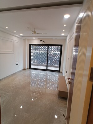 Furnished Amenities in 4 BHK Builder Floor at Parklands, Sector 85 – for Sale