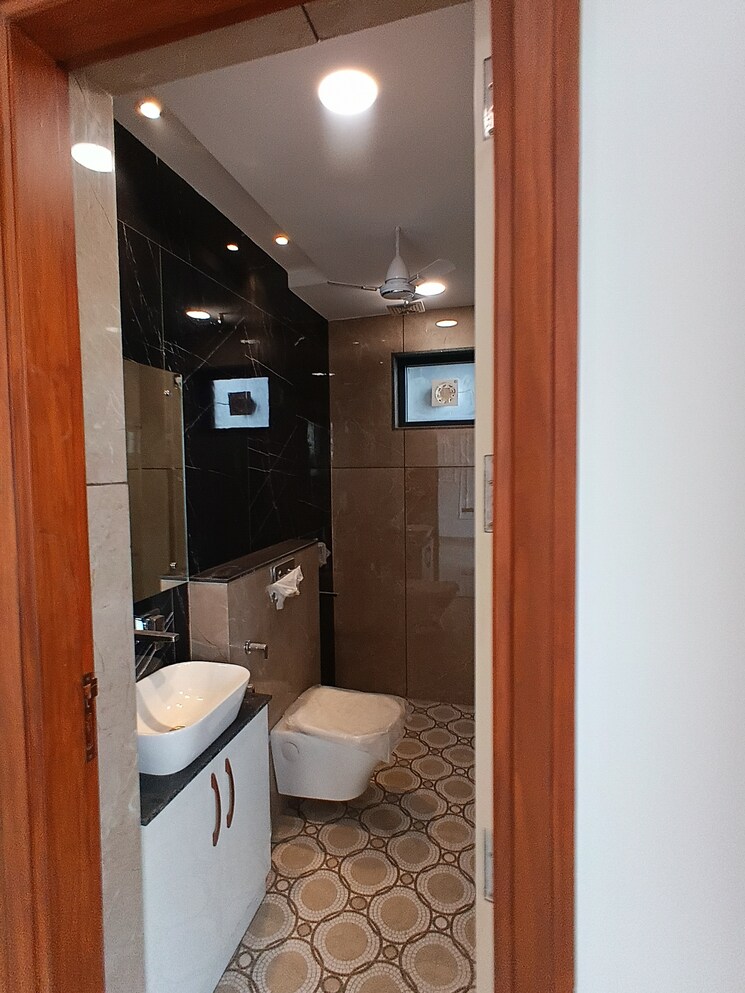 undefined, parklands 4 Bedroom 500 Sq.Yd. Builder Floor In Sector 85 Faridabad 9305424