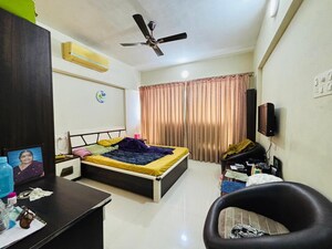 Team Area in 4 BHK Apartment at Lower Parel – for Rent