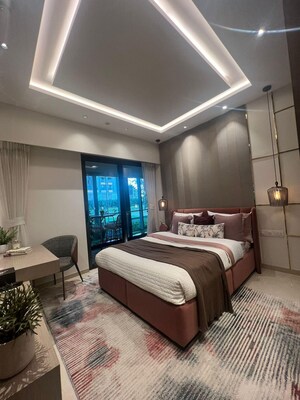 Bedroom in 4 BHK Apartment at Mahalaxmi – for Rent