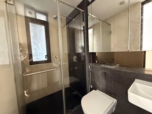 Team Area in 3 BHK Apartment at Worli – for Rent