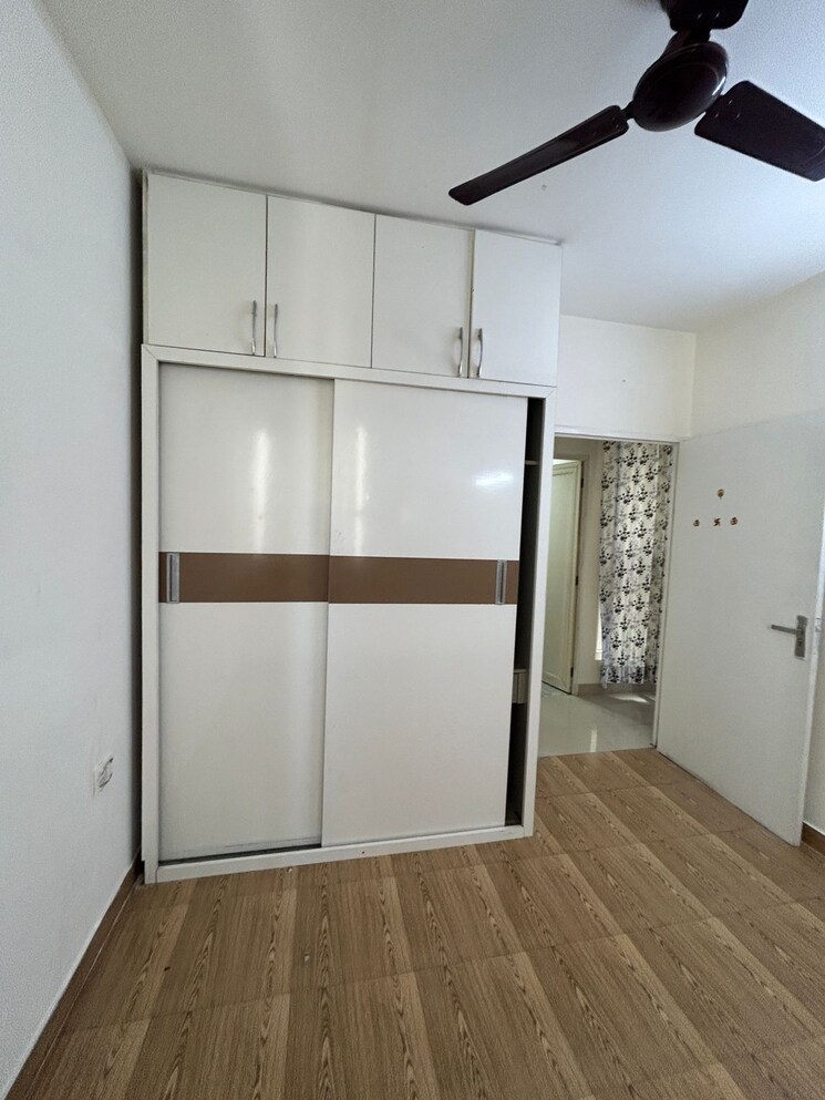 Room, tulip-lemon 2 Bedroom 526 Sq.Ft. Apartment In Sector 69 Gurgaon 9305480