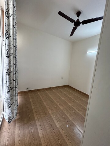 Room in 2 BHK Apartment at Tulip Lemon, Sector 69 – for Rent