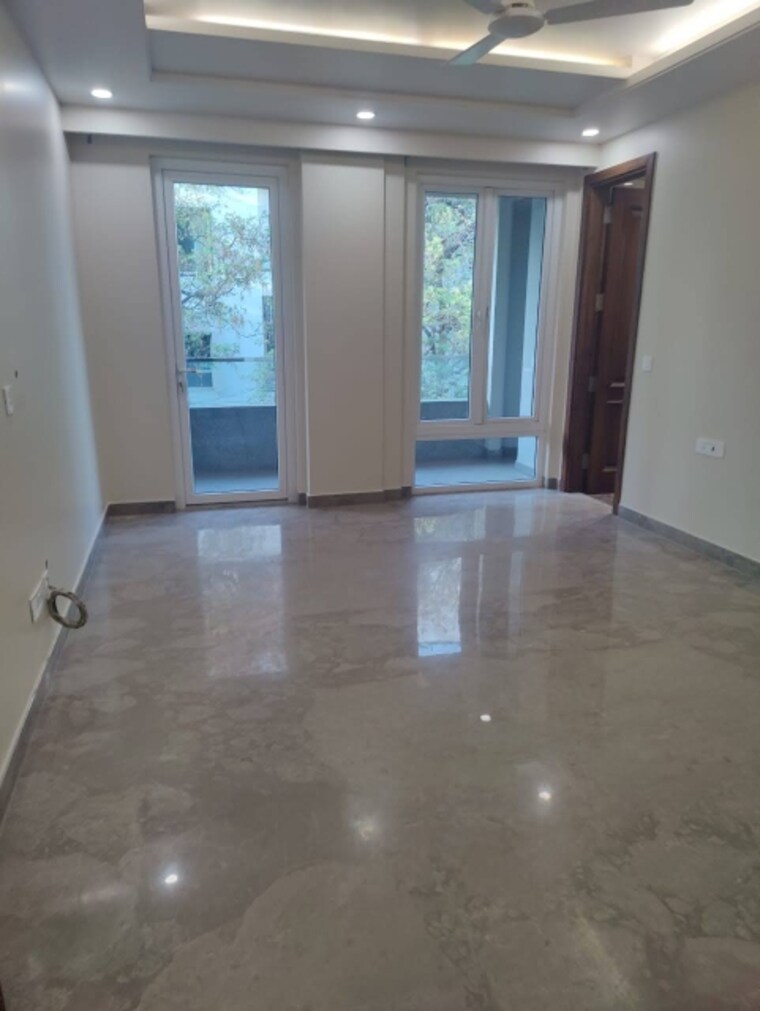 Master Bedroom, chittaranjan park 3 Bedroom 160 Sq.Yd. Builder Floor In Chittaranjan Park Delhi 9305481