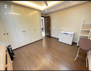 Room in 3 BHK Builder Floor at Veera Safdarjung Enclave, Safdarjung Enclave – for Rent