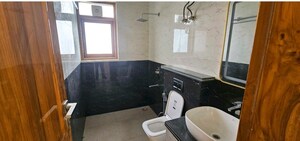 Master Bedroom in 5 BHK Builder Floor at DLF Alameda Independent Floors, Sector 73 – for Sale