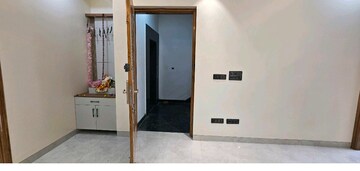Building Lobby in 3 BHK Builder Floor at DLF Alameda Independent Floors, Sector 73 – for Sale