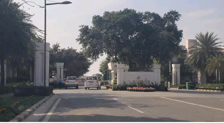 Exterior View, dlf-alameda-independent-floors 3 Bedroom 300 Sq.Yd. Builder Floor In Sector 73 Gurgaon 9305494