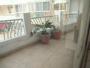 Balcony in 4 BHK Apartment at Eldeco Ananda, Sector 48 – for Rent