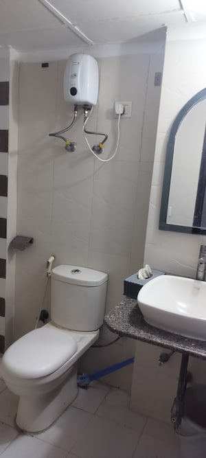 Bathroom in 3 BHK Apartment at Amrapali Eden Park, Sector 50 – for Rent
