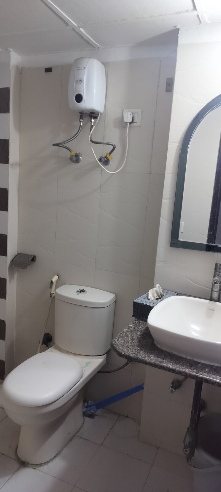 Bathroom, amrapali-eden-park 3 Bedroom 1360 Sq.Ft. Apartment In Sector 50 Noida 9305505