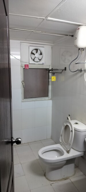 Bathroom in 3 BHK Apartment at Amrapali Eden Park, Sector 50 – for Rent