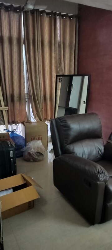 Living Room in 3 BHK Apartment at Amrapali Eden Park, Sector 50 – for Rent