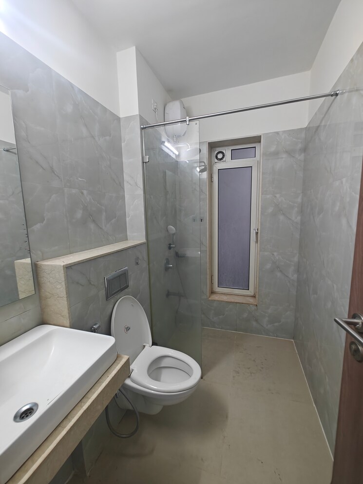 Bathroom, l-t-seawoods-residences-phase-1-part-a 2.5 Bedroom 950 Sq.Ft. Apartment In Seawoods Navi Mumbai 9305525