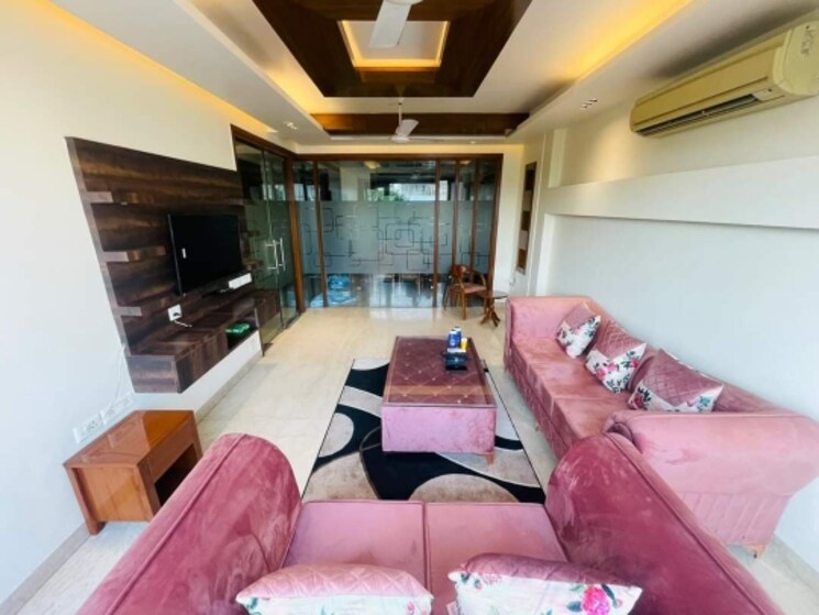 Living Room, nehru enclave 3 Bedroom 250 Sq.Yd. Builder Floor In Nehru Enclave Delhi 9305506