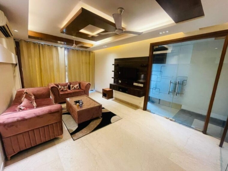 Living Room, nehru enclave 3 Bedroom 250 Sq.Yd. Builder Floor In Nehru Enclave Delhi 9305506