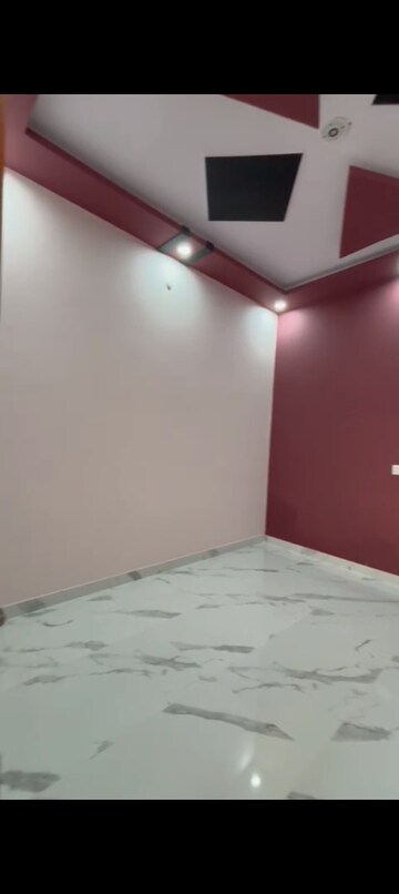 Room in 2 BHK Independent House at Alamnagar – for Sale