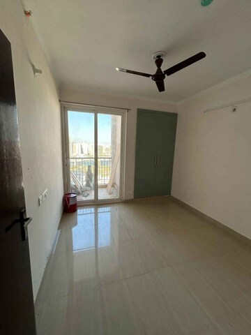 Room in 2 BHK Apartment at Amrapali Riverview, Amrapali Leisure Valley – for Rent