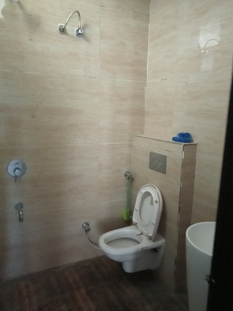 Attached Bathroom, dhakoli 3 Bedroom 122 Sq.Yd. Apartment In Dhakoli Zirakpur 9305570