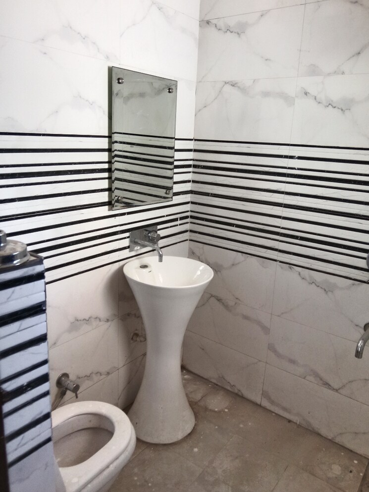 Bathroom, dhakoli 3 Bedroom 122 Sq.Yd. Apartment In Dhakoli Zirakpur 9305570