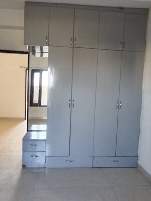 Room in 3 BHK Apartment at Dhakoli – for Rent