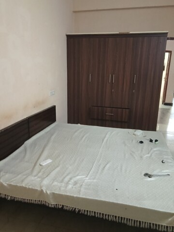Bedroom in 3 BHK Apartment at Kishanpura – for Rent