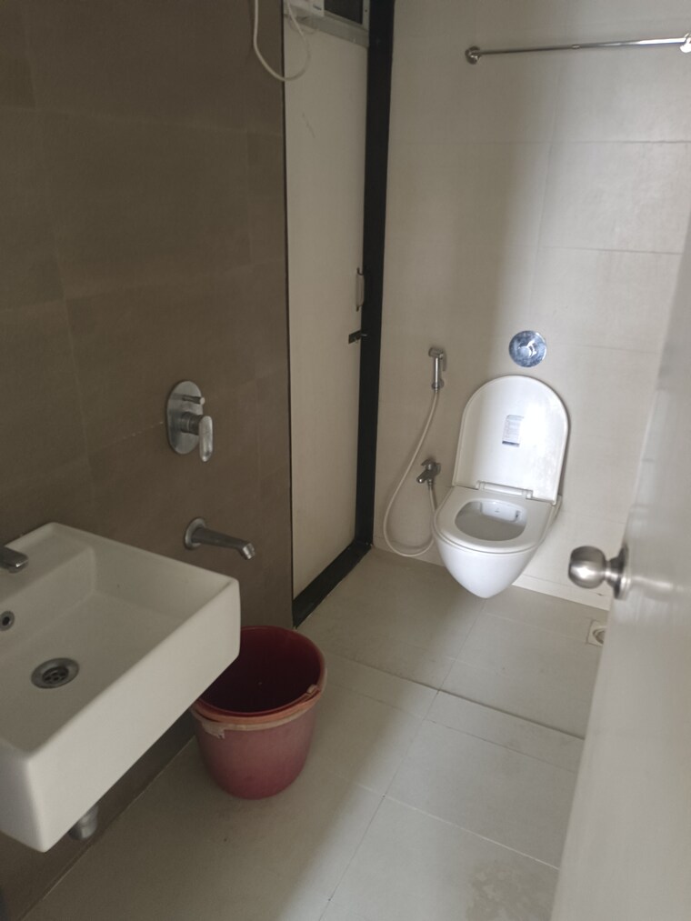 Bathroom, ashar-metro-towers 2 Bedroom 639 Sq.Ft. Apartment In Vartak Nagar Thane 9305616