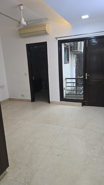 Room in 3 BHK Builder Floor at Greater Kailash Part 3 – for Rent