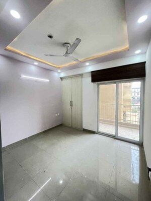 Room in 2 BHK Apartment at Panchsheel Greens, Sector 16 Greater Noida – for Rent
