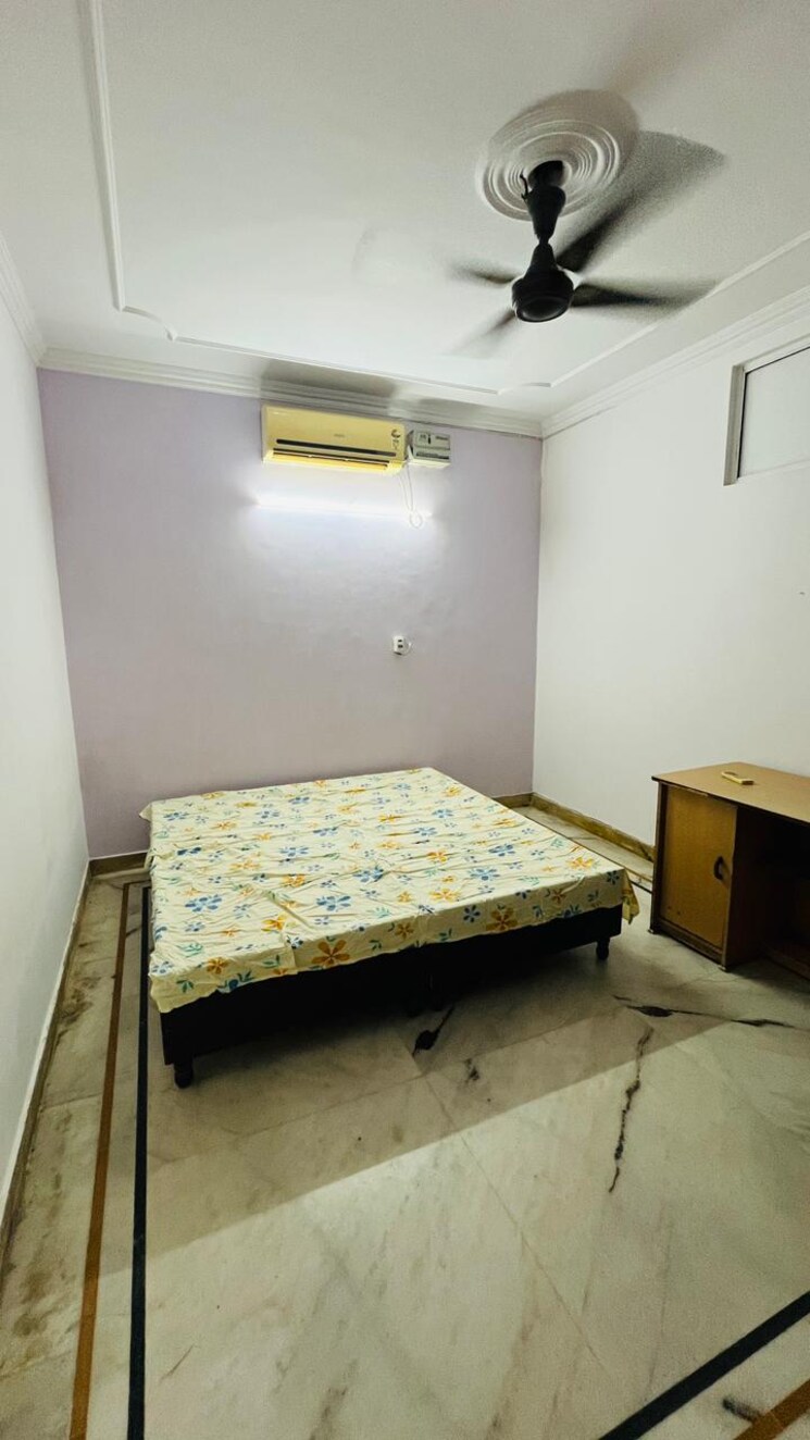 Bedroom, kalkaji 2 Bedroom 1200 Sq.Ft. Builder Floor In Kalkaji Delhi 9305627