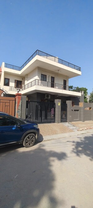 4 BHK Independent House For Sale in Sector 17