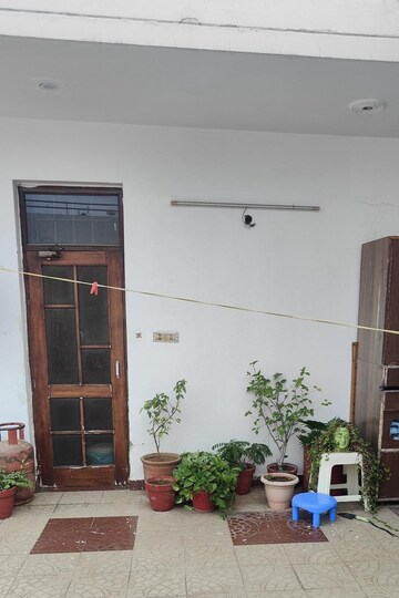 Furnished Amenities in 2 BHK Independent House at Sector 13 – for Rent
