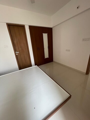 Room in 2 BHK Apartment at Majestique Signature Towers, Balewadi – for Rent
