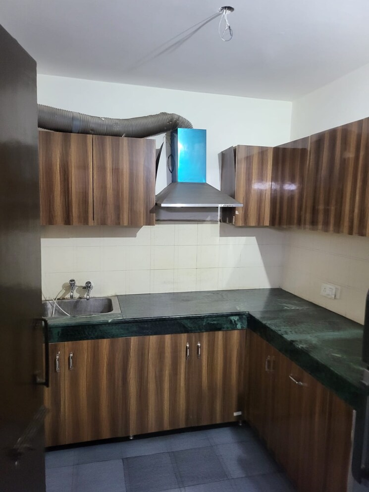 Kitchen, vip road 2 Bedroom 1300 Sq.Ft. Apartment In Vip Road Zirakpur 9305672