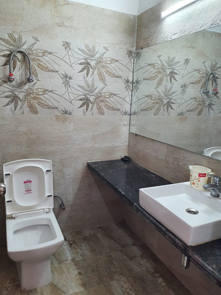 Bathroom, paramount-golfforeste 1 Bedroom 435 Sq.Ft. Apartment In Zeta I Greater Noida Greater Noida 9305688