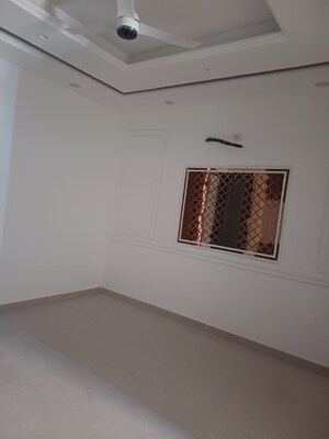 Room in 3 BHK Builder Floor at RPS Palm Drive, Sector 88 – for Rent