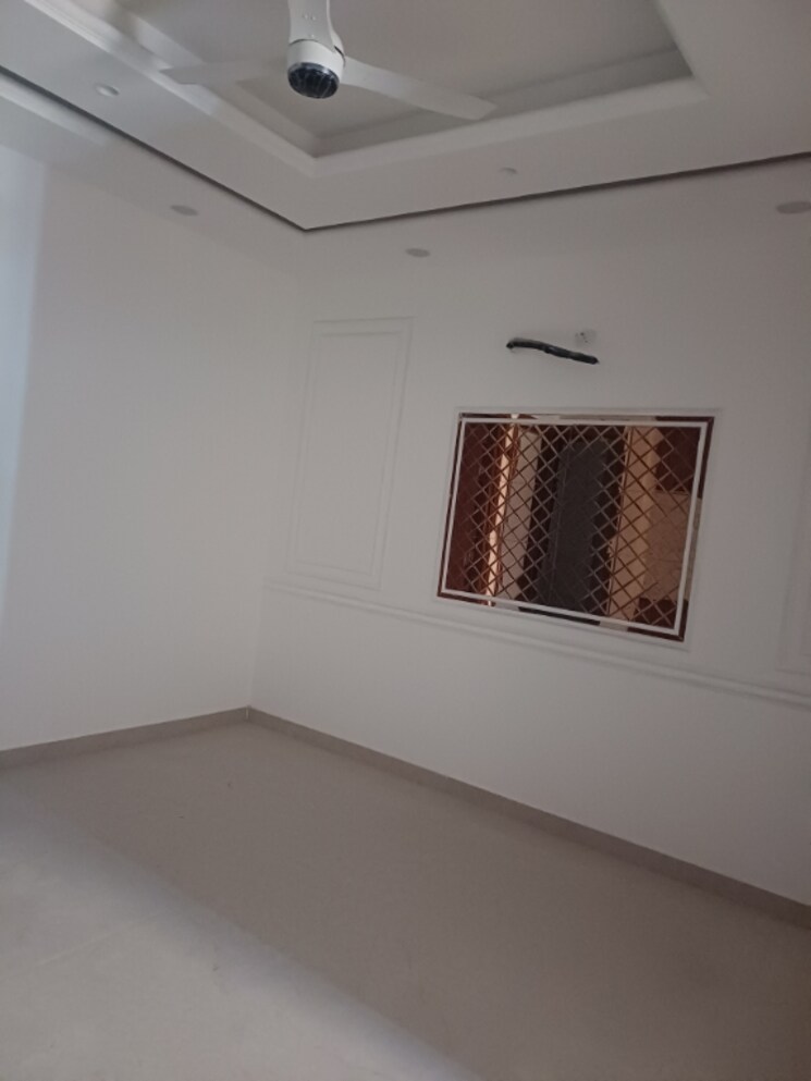 Room, rps-palm-drive 3 Bedroom 125 Sq.Yd. Builder Floor In Sector 88 Faridabad 9305734