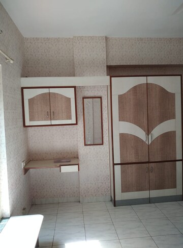 Room in 2 BHK Apartment at Borate Jijai Nagari, Kothrud – for Rent
