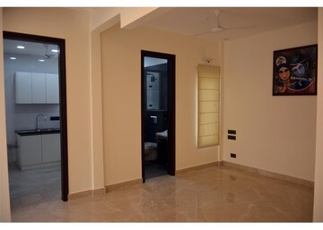 Room in 2 BHK Builder Floor at Green Park – for Rent