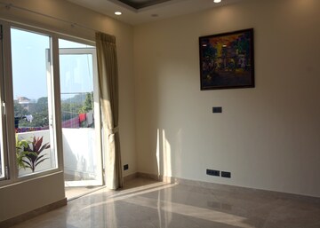 Room in 2 BHK Builder Floor at Green Park – for Rent
