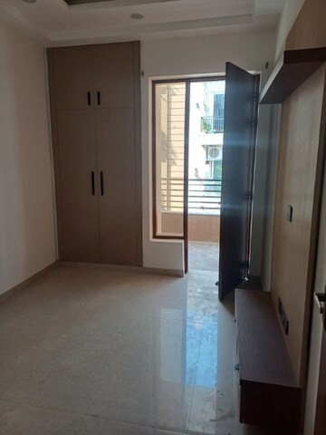 Room in 2 BHK Builder Floor at RPS Palm Drive, Sector 88 – for Rent