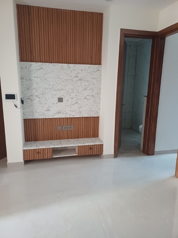 2 BHK 125 Sq.Yd. Builder Floor in RPS Palm Drive