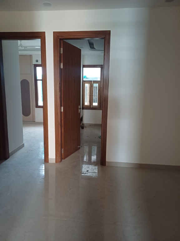 2 BHK 125 Sq.Yd. Builder Floor in RPS Palm Drive