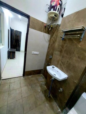 Furnished Amenities in 1 BHK Builder Floor at NK Savitry Enclave, Vip Road – for Rent