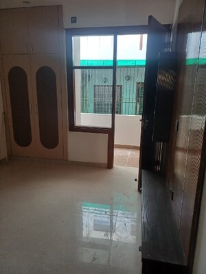 Room in 3 BHK Builder Floor at RPS Palm Drive, Sector 88 – for Sale