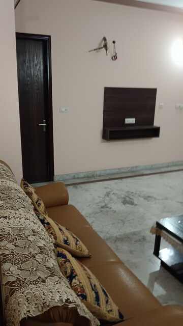 Furnished Amenities in 3 BHK Builder Floor at Sector 45 – for Rent